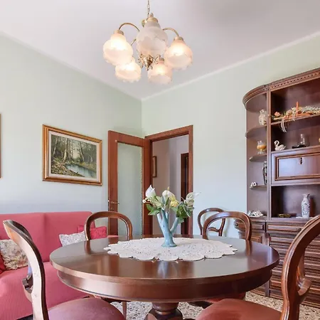 Appartement Stunning In With Kitchen